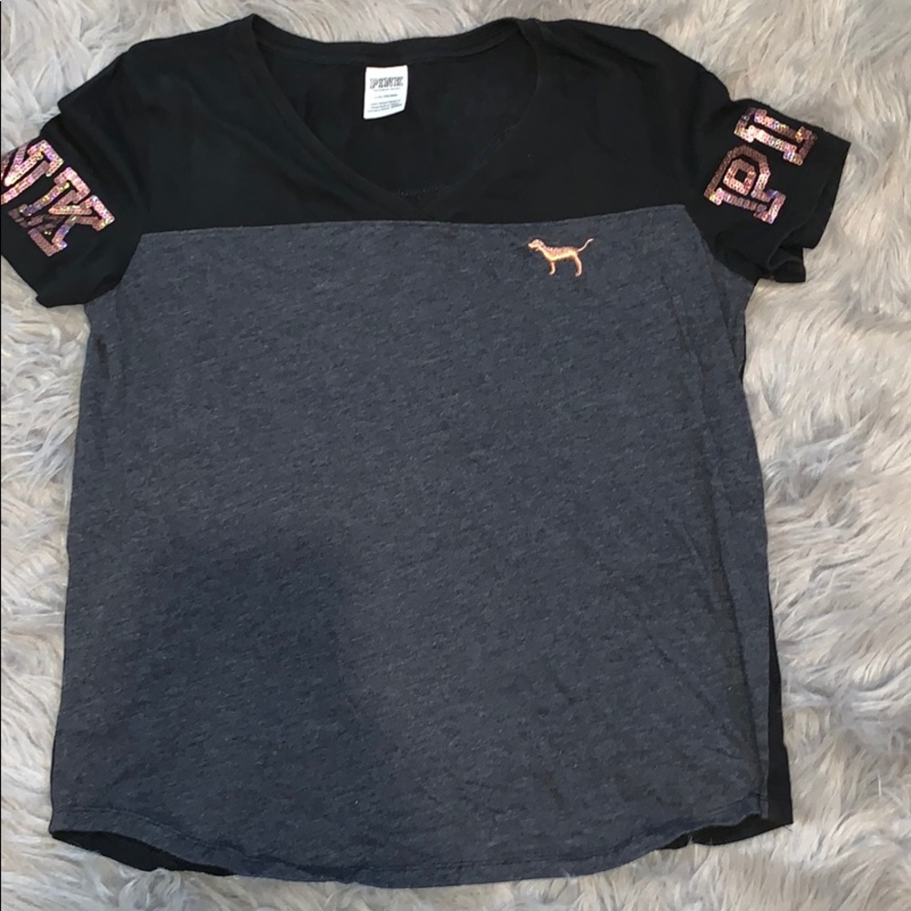 Victoria’s Secret Pink tee shirt
